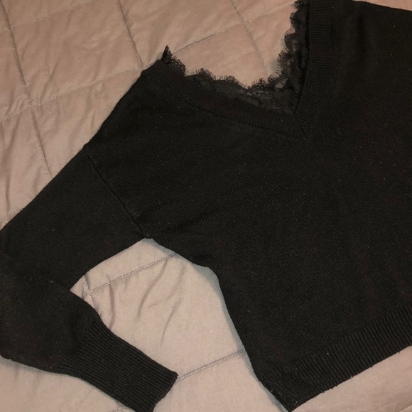 Lace collar sweater - Picture 2 of 3